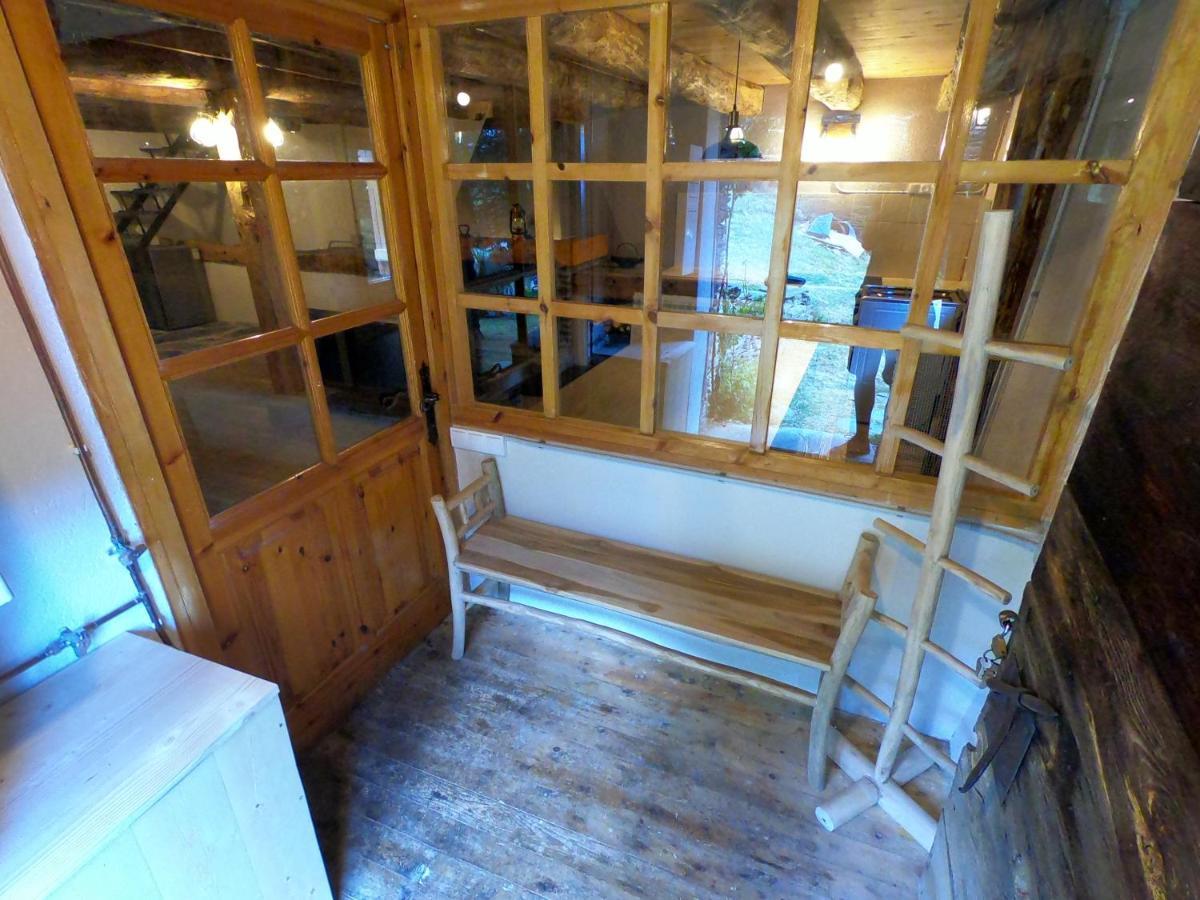 Bordes Pirineu, Pintor Areu Екстер'єр фото
